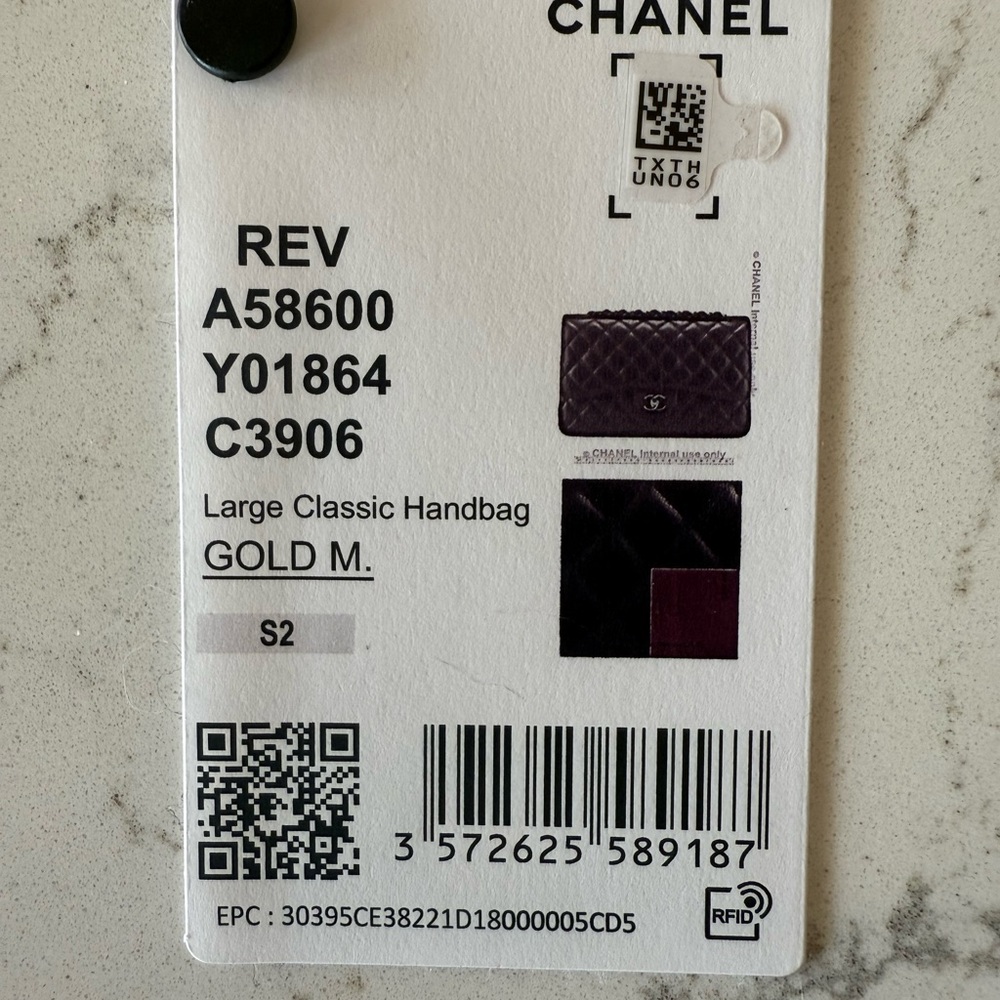 Chanel Black and Gold Quilted Shoulder Bag - Picture 8 of 13